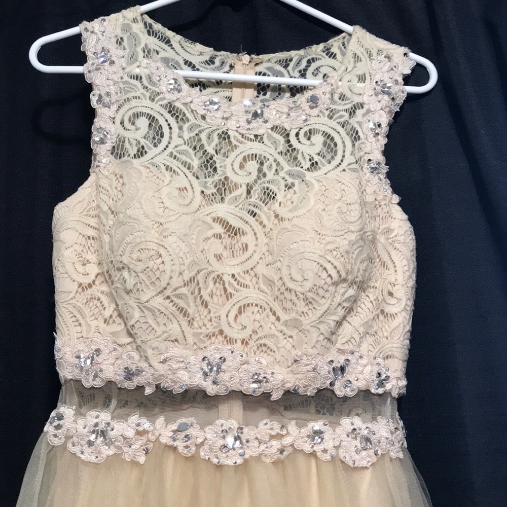 Dress - Picture 2 of 4